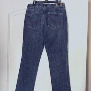 Women Levi's 525 straight leg size 4M